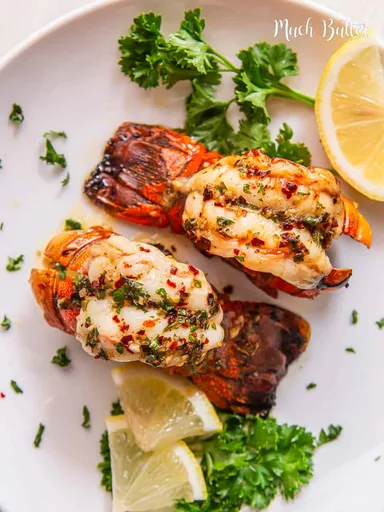 Colas de Langosta al Horno con Mantequilla de Ajo