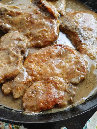 Chuletas de Cerdo en Salsa