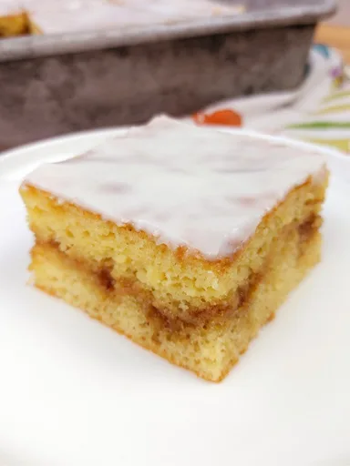 Honey Bun Cake