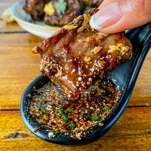 Costillas de cerdo tailandesas a la parrilla