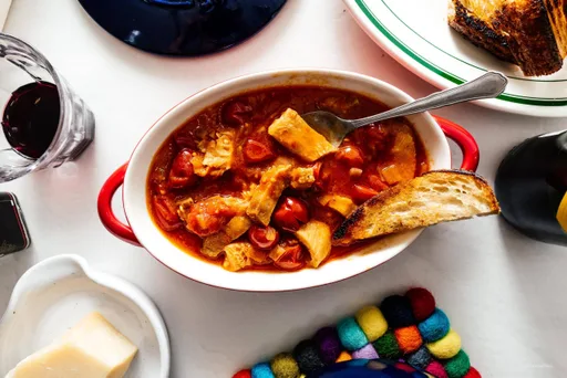 Callos a la romana: tripas en salsa de tomate al estilo romano