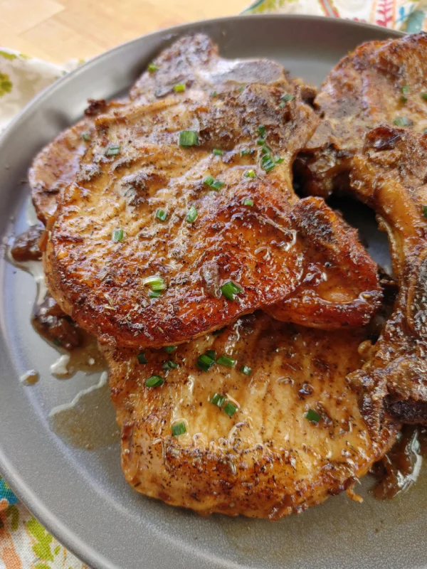 Easy Balsamic Baked Pork Chops