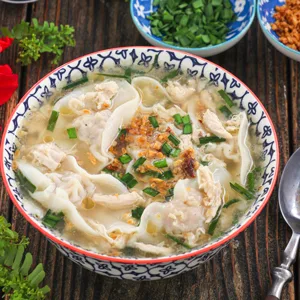 Sopa Pancit Molo