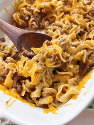 Cheesy Beef & Noodle Casserole