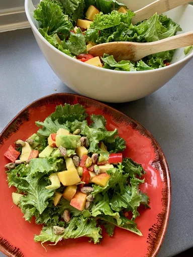 Ensalada crujiente de col rizada: ¡saludable y fácil de preparar!