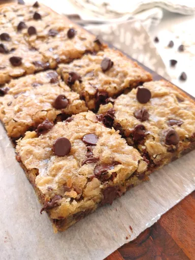 Old-Fashioned Oatmeal Chocolate Chip Cookie Bars