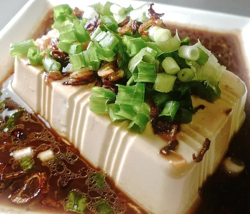 Steam Bean Curd With Hot Shallot Oil