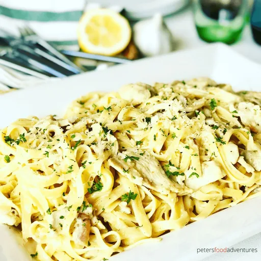 Linguine con pollo Alfredo