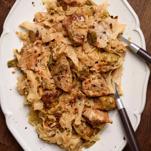 Cerdo con Repollo a la Griega