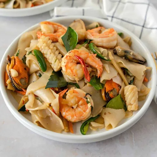 Pad Kee Mao Talay Recipe