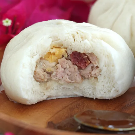 Siopao Bola-Bola (Steamed Pork Buns)