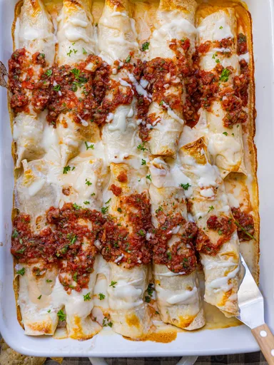 Enchiladas de pollo en Instant Pot con salsa de queso blanco