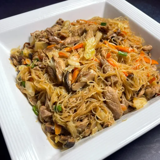 Fideos de arroz salteados al estilo taiwanés