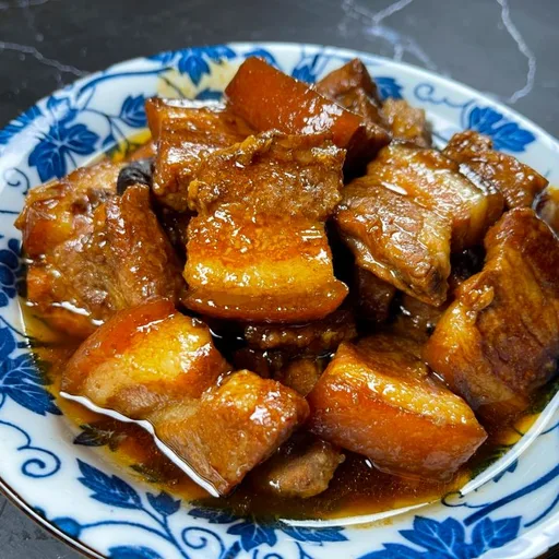 Panceta de cerdo estofada al estilo chino (Hong Shao Rou)