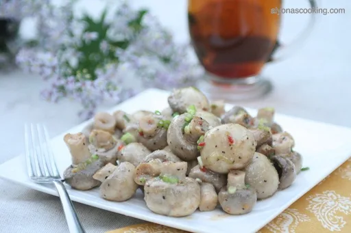 Marinated Mushroom Salad in Italian Dressing