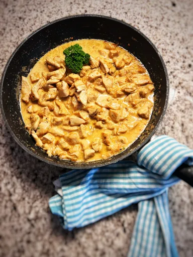 Hähnchengeschnetzeltes mit Sahne- schnell, einfach & lecker!