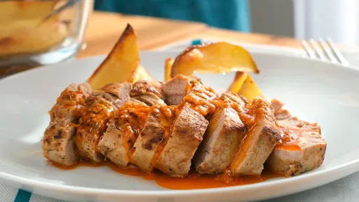 Solomillo de cerdo al horno con mojo rojo