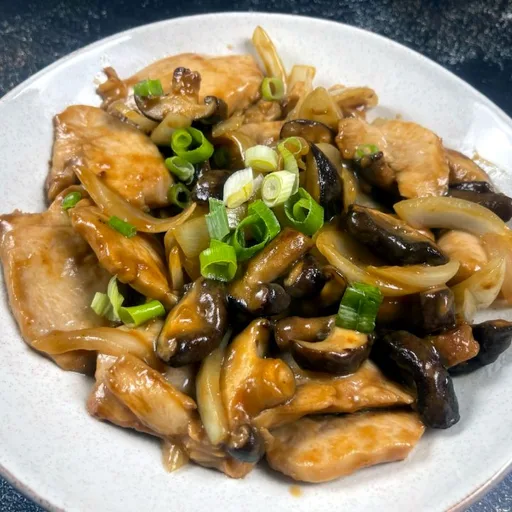 Receta de pollo salteado con champiñones shiitake