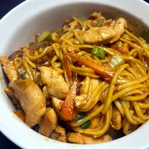 Receta de fideos salteados con pollo