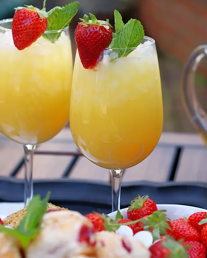 Bebida con Gas de Piña y Naranja