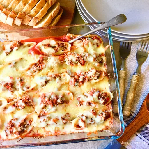 Conchones de pasta rellenos de queso (Conchiglioni a la boloñesa)