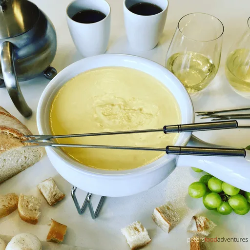 Fondue de queso suizo