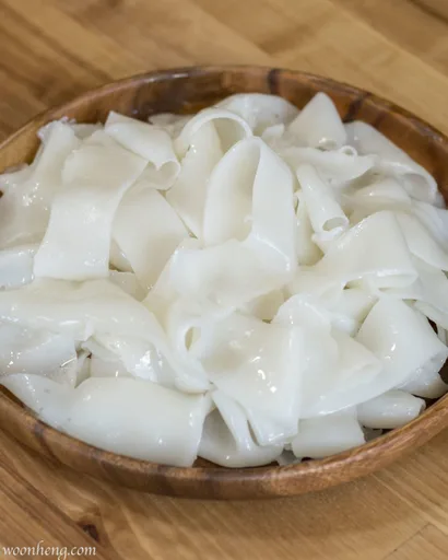 Homemade Flat Rice Noodles (Kuay Teow)