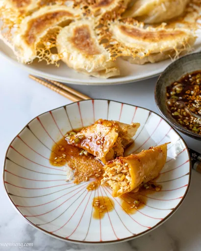 Lacy Potstickers - 冰花锅贴
