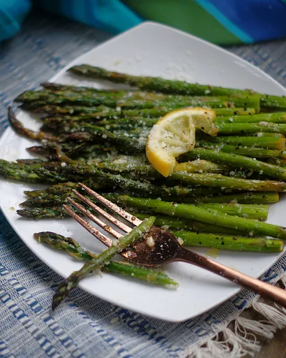 Skillet Roasted Lemon Asparagus