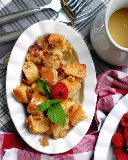 Pudín de Pan Sureño con Salsa de Whisky