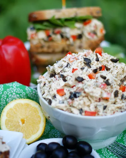 Rica ensalada de pollo al limón