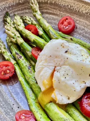 Grilled Asparagus with Poached Egg