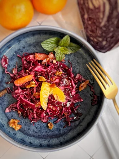 Red cabbage salad with oranges and dates-ready in 15 Minutes