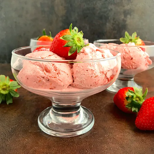 Homemade Strawberry Ice cream