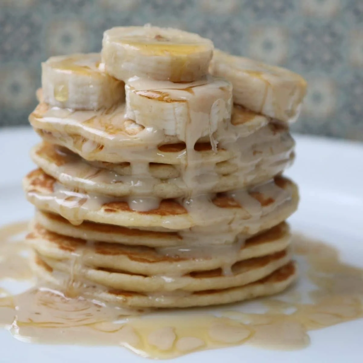 Tortitas de plátano, tahini y miel