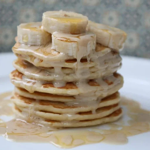 Tortitas de plátano, tahini y miel