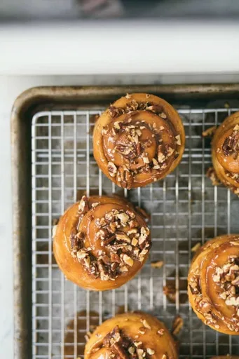 Amazing Caramel Rolls