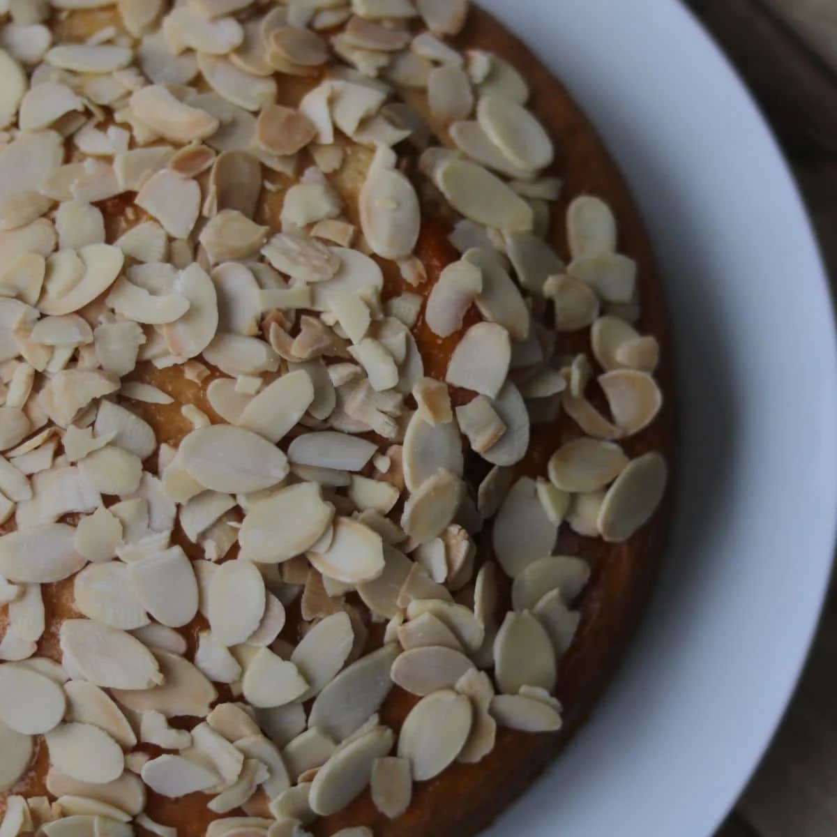 Easy Almond Cake