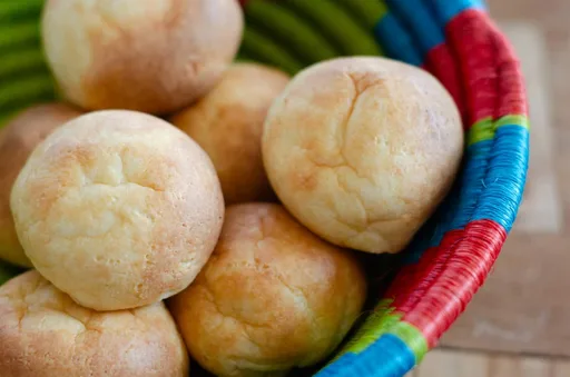Almojábanas (Colombian Cornmeal Cheese Bread)