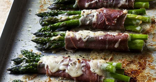Paquetes de Espárragos y Prosciutto