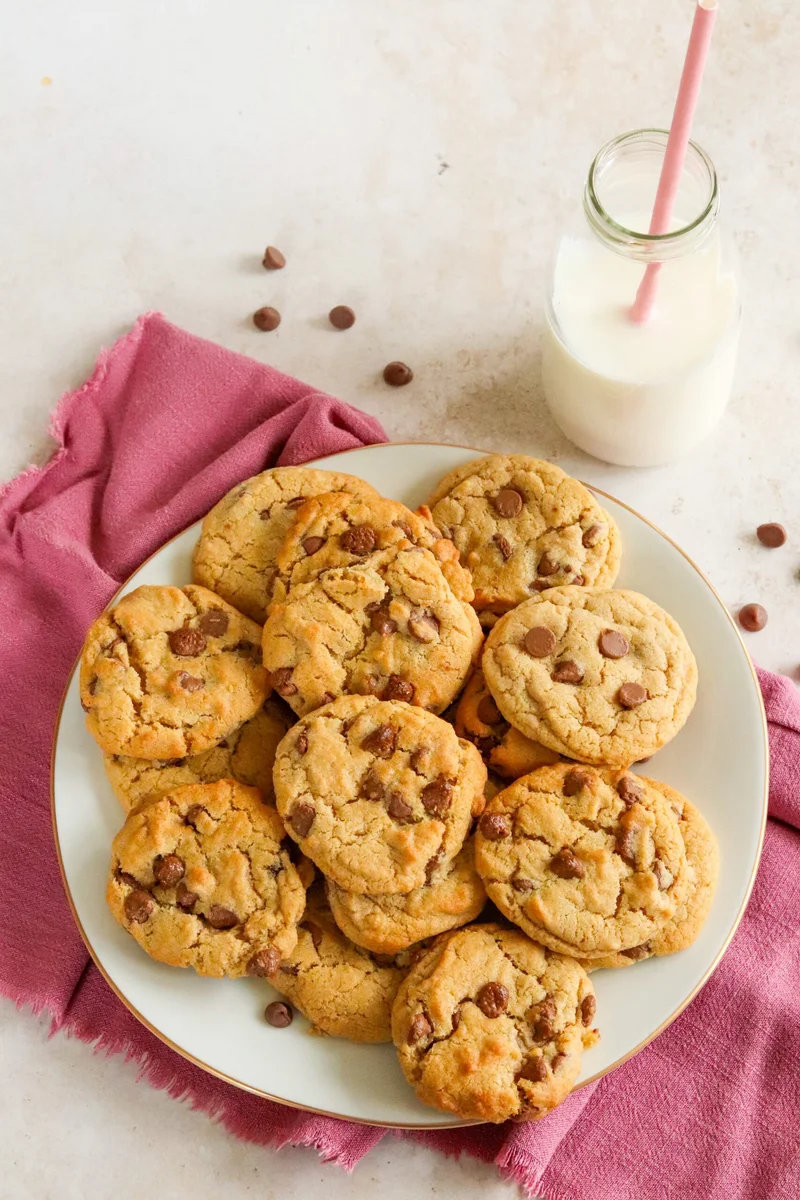 Air Fryer Chocolate Chip Cookies