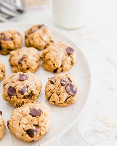 Oatmeal Chocolate Chip Cookies {GF/Vegan}
