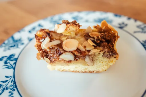 Easy Norwegian Apple and Almond Cake