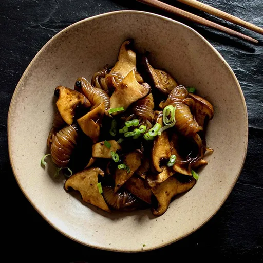 Black Garlic Shirataki Noodles with King Oyster Mushrooms