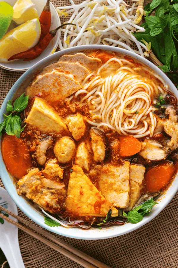 Bún Bò Huế Chay (Vegetarian Spicy Noodle Soup)