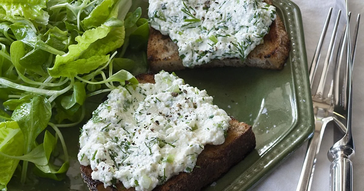 Herbed Ricotta Bruschettas | Recipes