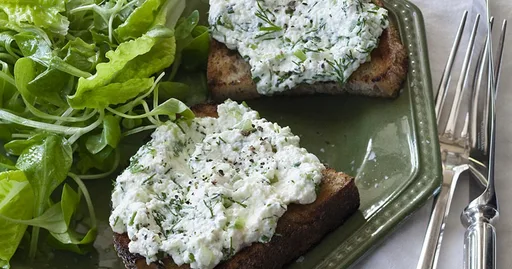 Bruschettas de ricotta a las finas hierbas