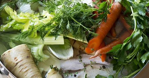Caldo de Pollo Casero | Recetas