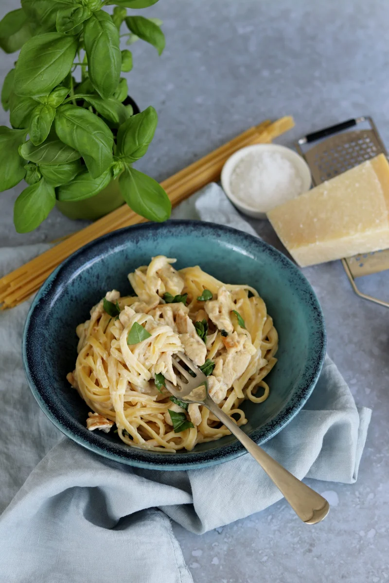 Chicken & Basil Pasta