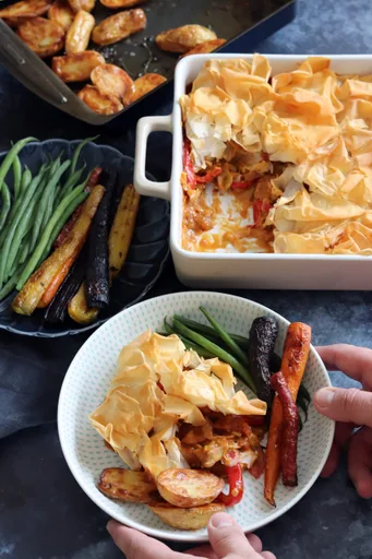 Pastel de pollo y chorizo en masa filo